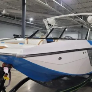 2015 Tige ASR Ski Boat With Trailer