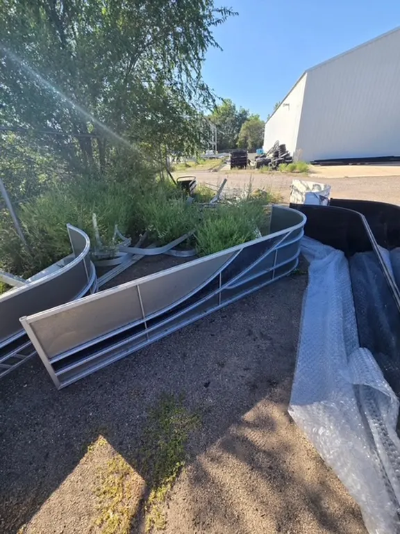 Pontoon Wall