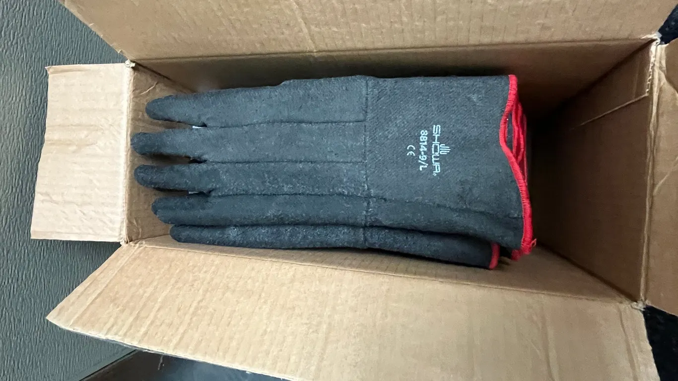 (11) Pairs of Shower Heat Resistant Gloves