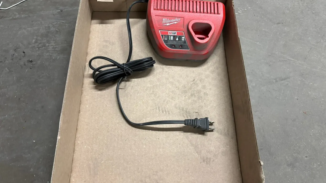 Milwaukee M12 Battery Charger