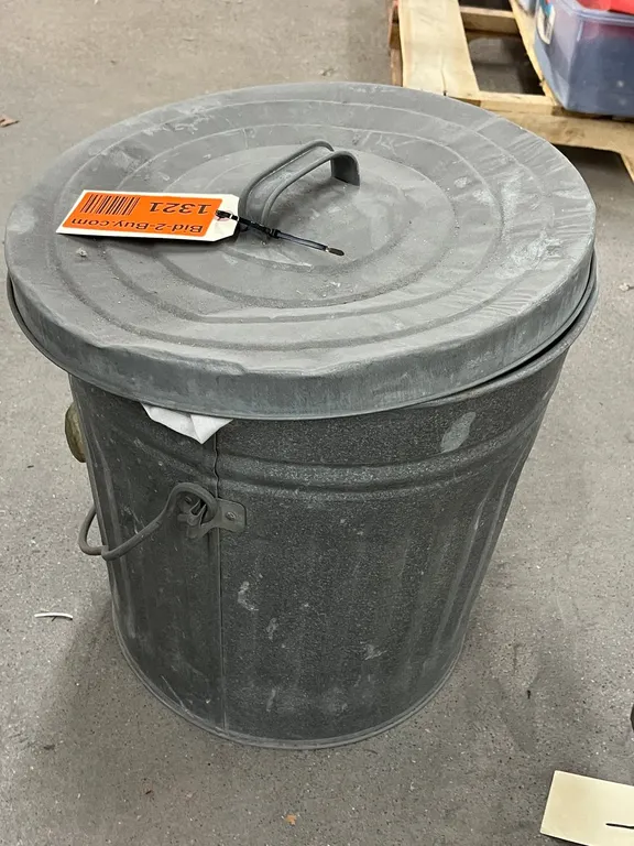 15" Garbage Can with Rags