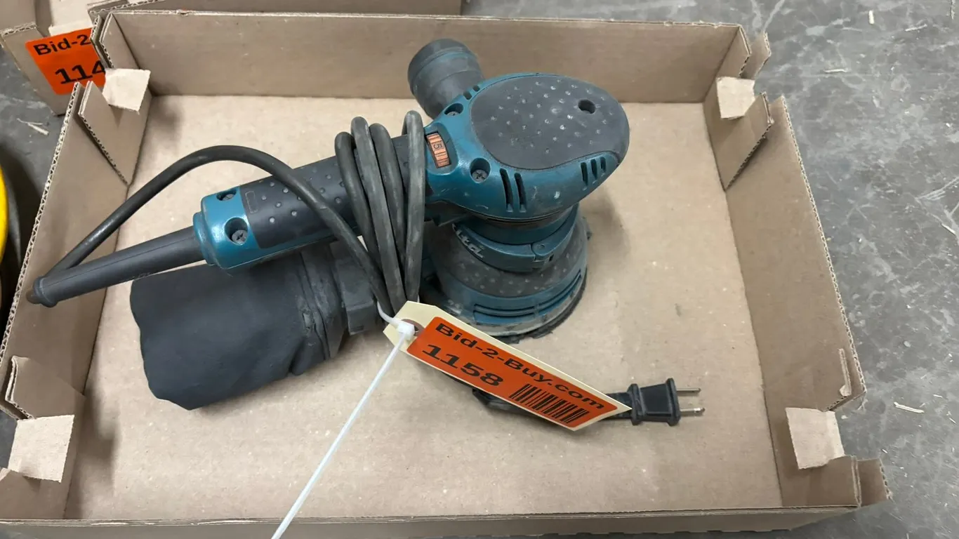 Makita 5" Corded Orbit Sander