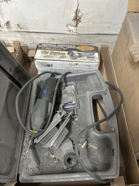 Dremel 300 with Case with Central Pneumatic 3" Air Cutter