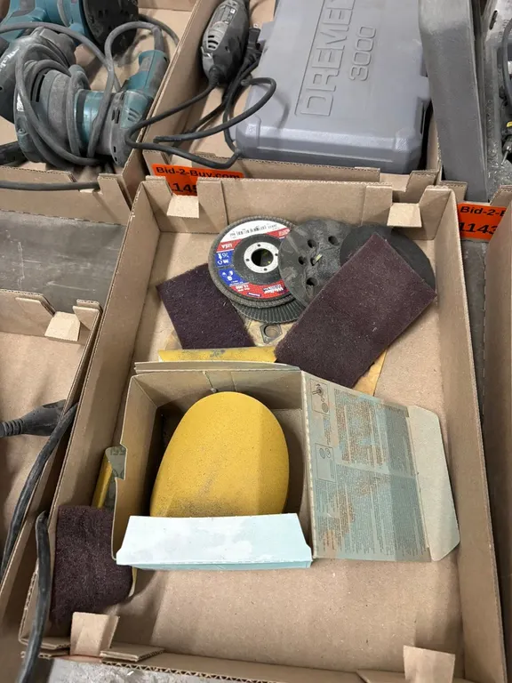 Assorted Finishing and Grinding Pads