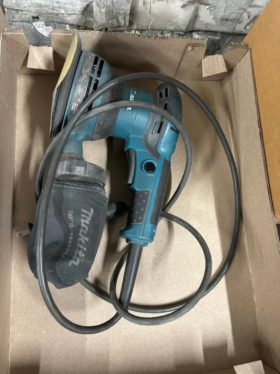 Makita 5" Corded Orbit Sanders