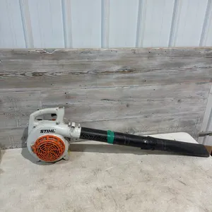 Gas powered leaf blower good compression