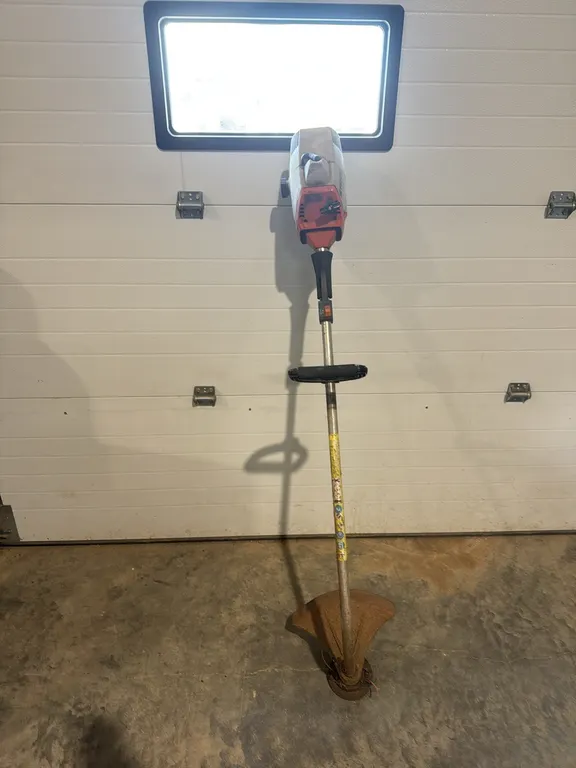 Weed trimmer good compression