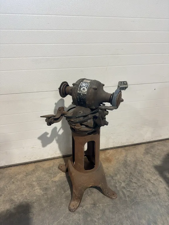 Bench grinder