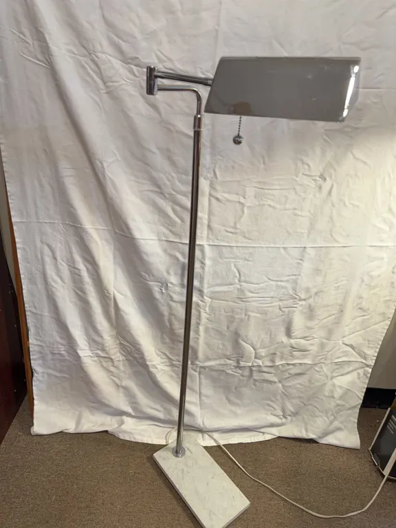 Adjustable Arm Floor Lamp