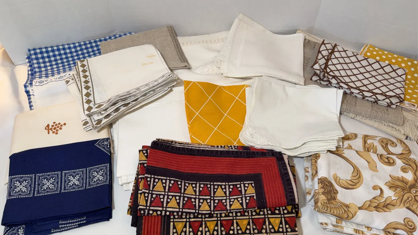 Table & Dresser Linens