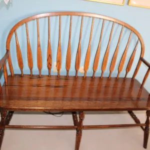 Windsor Settee