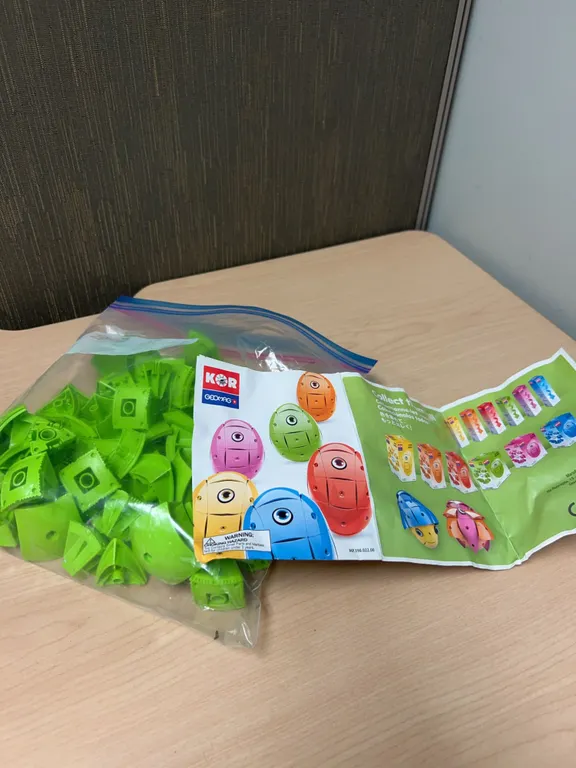 KOR Geomag Green Modular Building Set with Instructions and Parts in Storage Bag, Collectible Toy