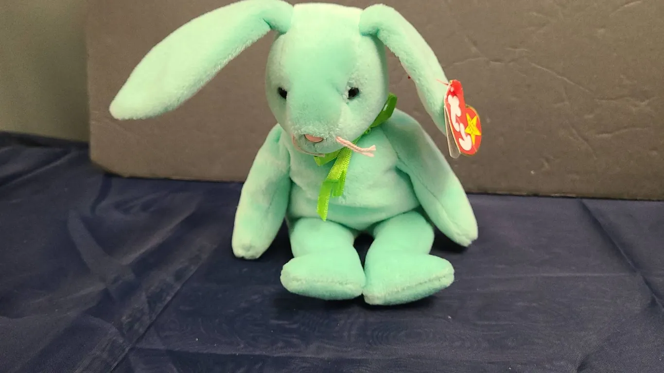 Ty Beanie Babies Hippity Bunny Plush with Tags (1996)