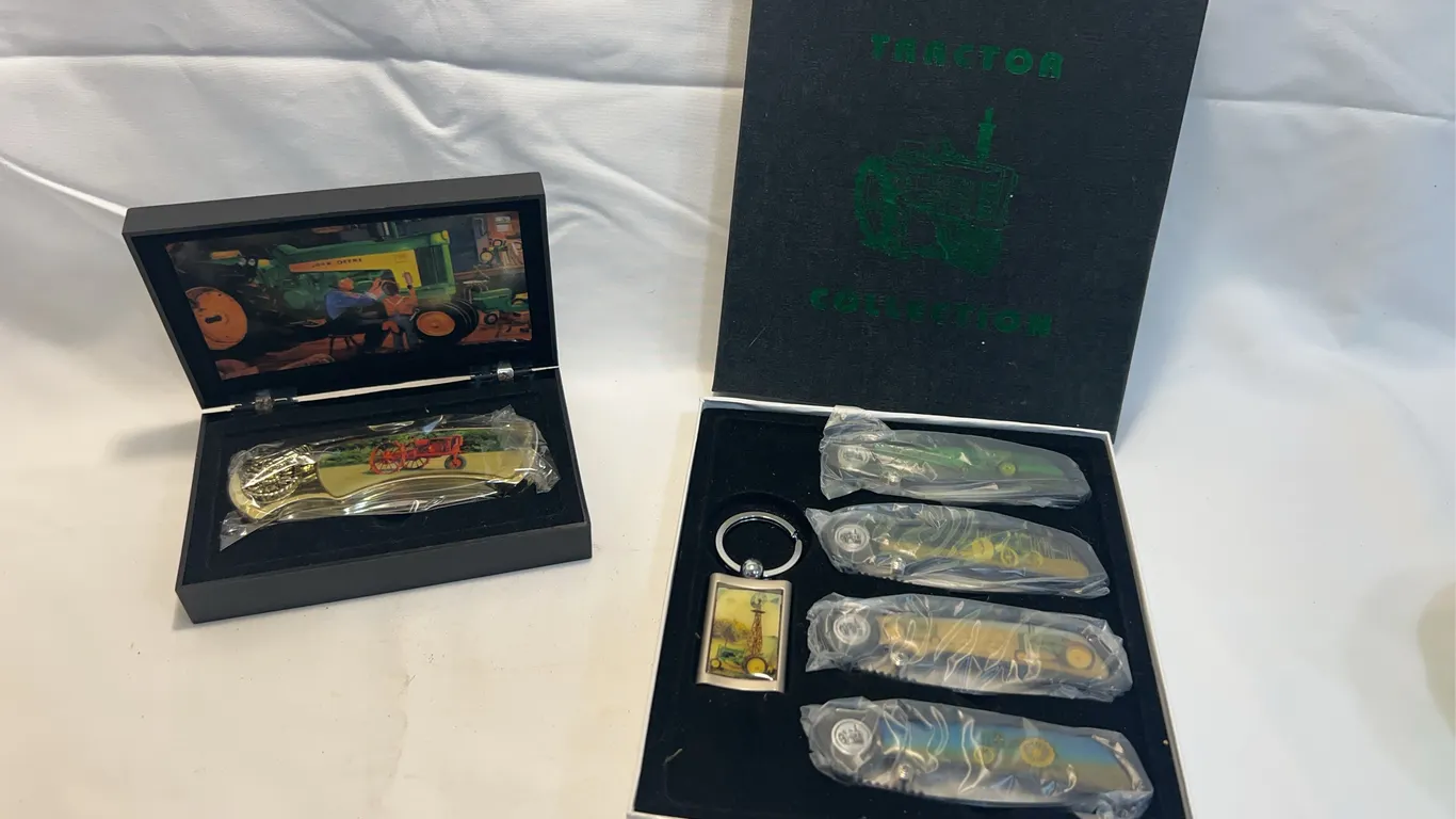 John Deere Pocket Knives