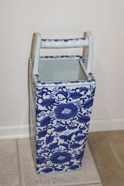 Chinese Porcelain Umbrella Stand
