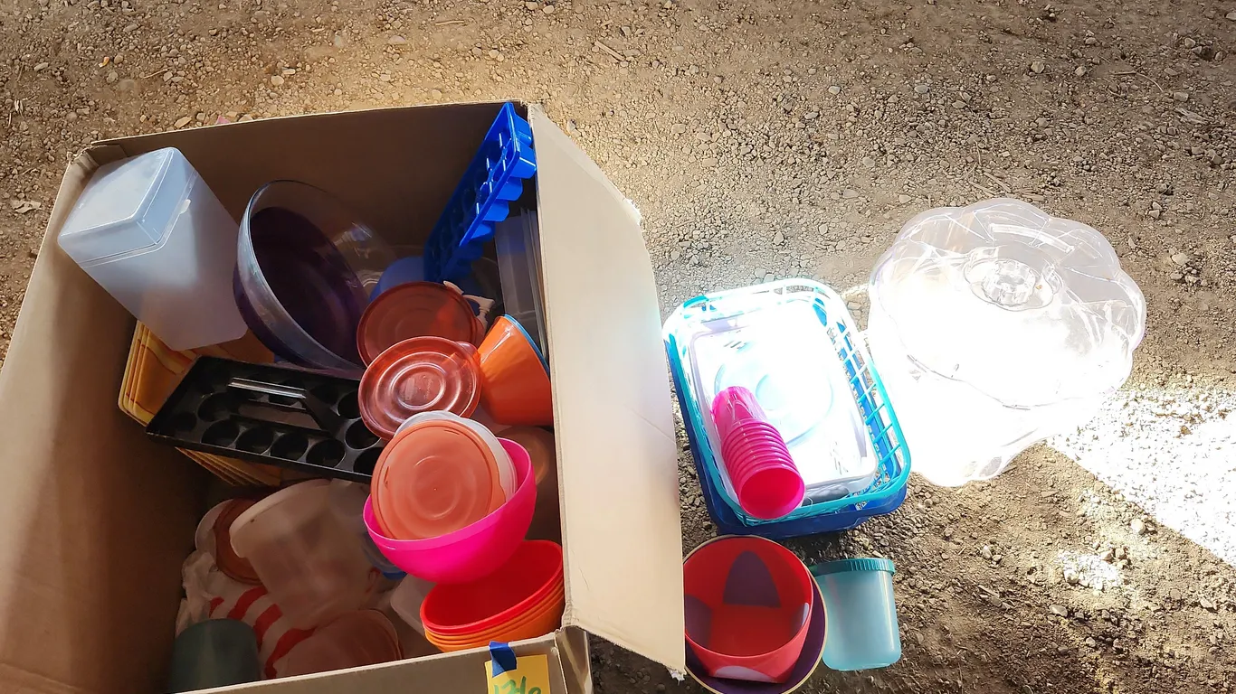 Assorted Plasticware