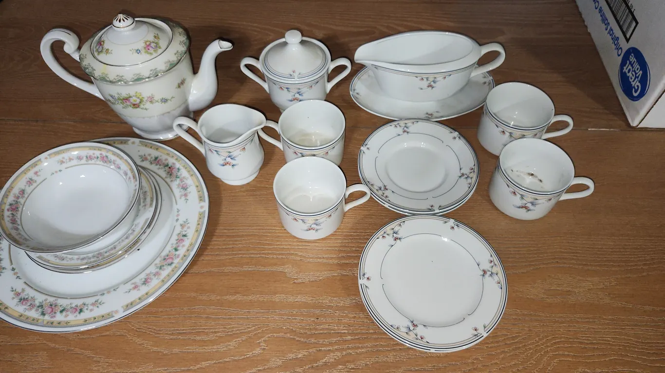 Assorted Vintage Porcelain Dishes 19 Pc