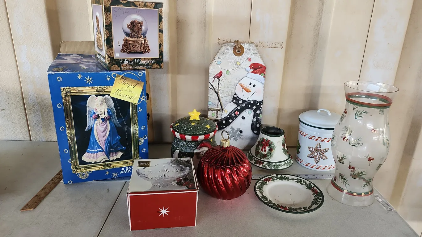 Christmas Decor-Angel, Canisters, Etc.