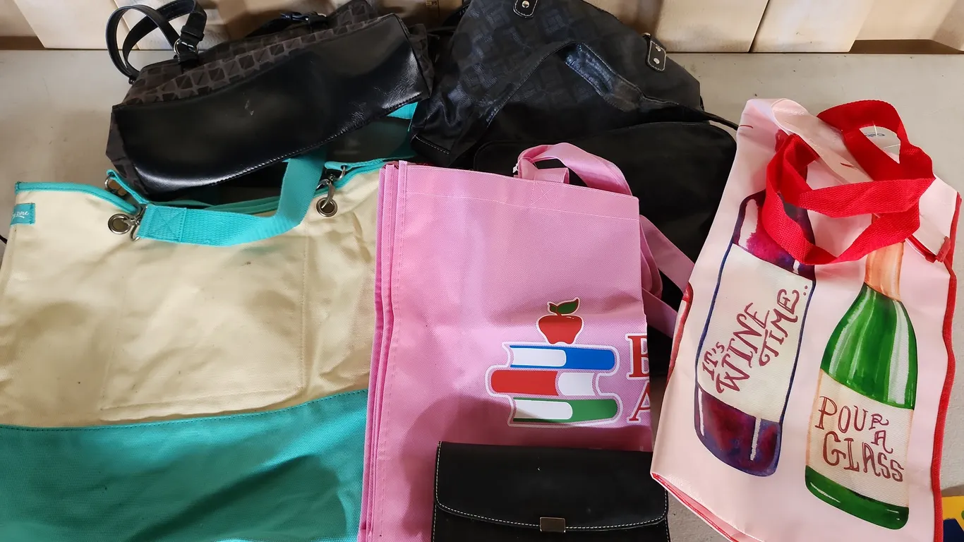 Assorted Purses & Thirty-One Tote Bag, Some Have Worn Spots