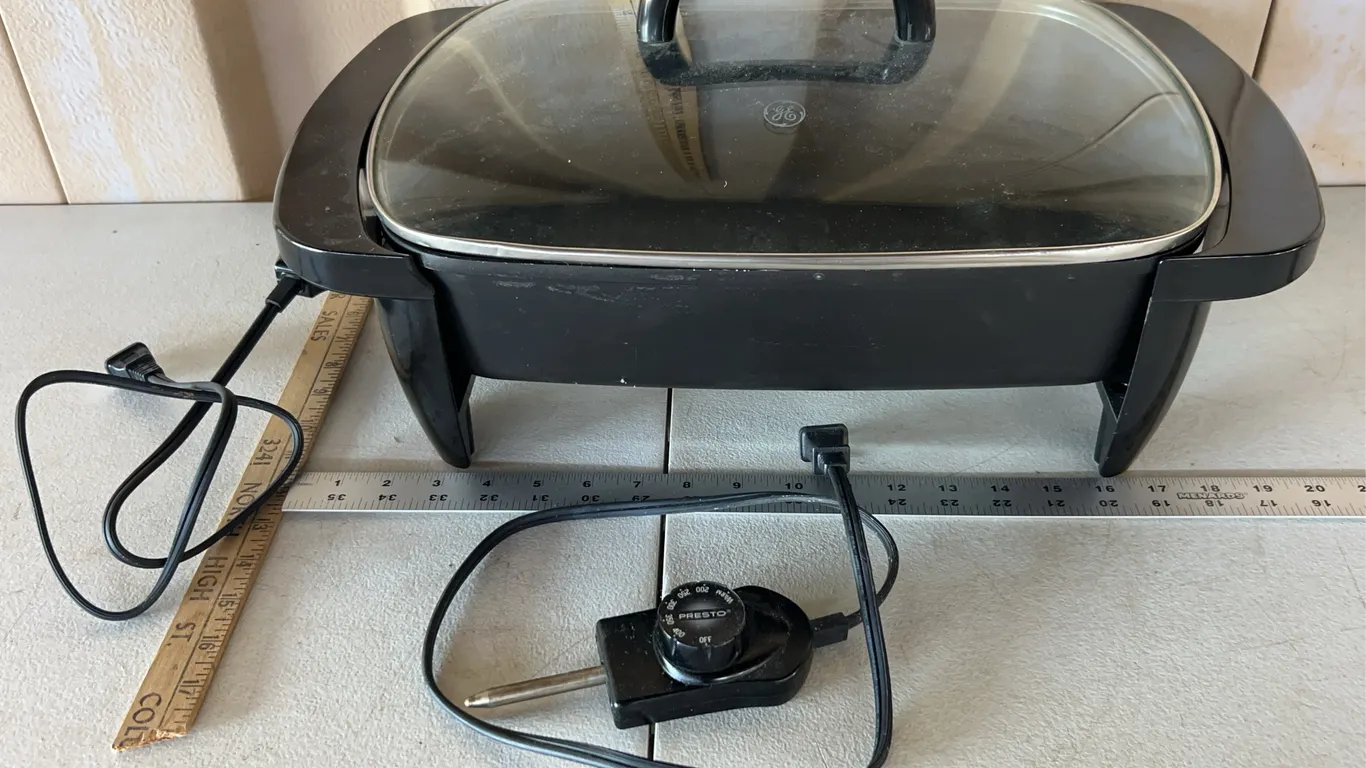 GE Electric Skillet W/Extra Presto Power Cord, Leg Has Been Repaired