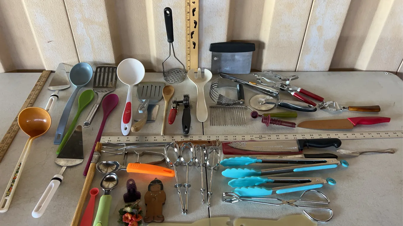 Assorted Kitchen Utensils