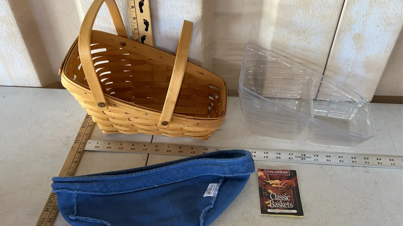 1998 Longaberger Vegetable Basket W/Liner & Protector 11.5"X8.25"X7.75"
