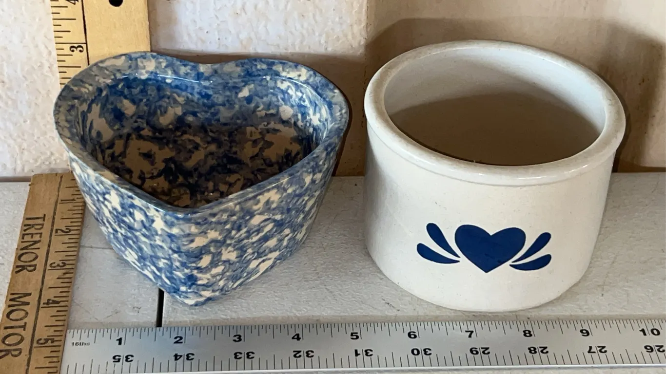 1990 Hand Made Signed Heart Crock & R.R.P. U.S.A. 1 Pt. Low Crock