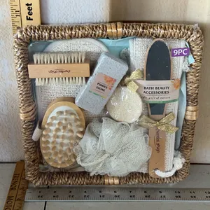 New 9 Pc Essential Design Bath Spa Set
