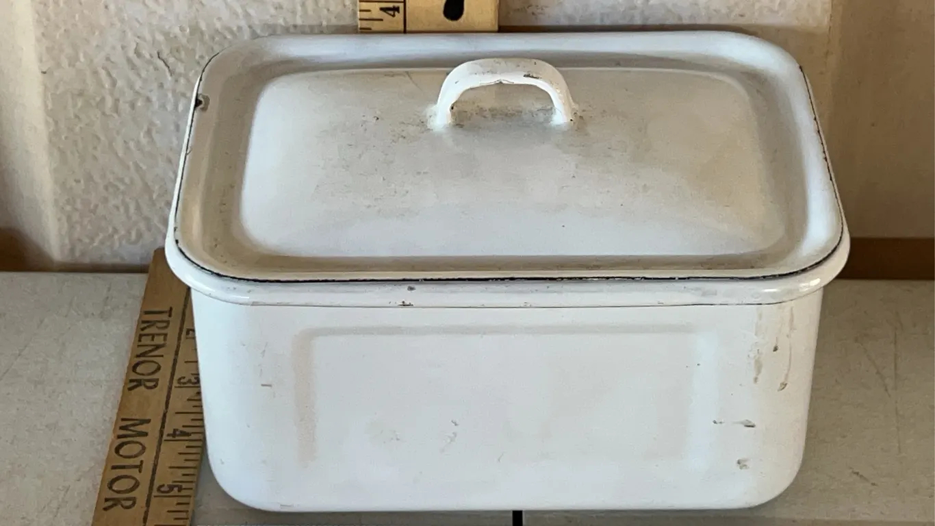 Vintage Enamel Finish Medical Bin W/Lid 7.5"X5.5"X4"