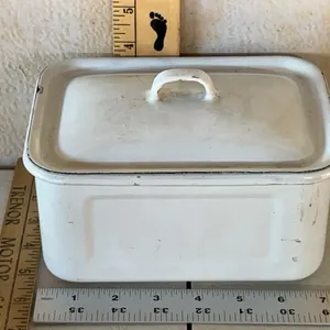 Vintage Enamel Finish Medical Bin W/Lid 7.5"X5.5"X4"