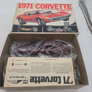 Vintage MPC brand 1971 Corvette stingray model in original box