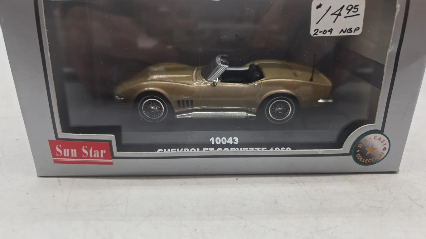 Vintage sunstar 1969 Chevrolet Corvette convertible diecast car new in box