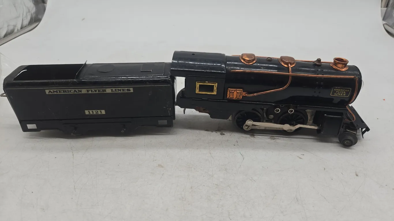 Vintage 1936 American flyer steam locomotive with number 1121 coal tender