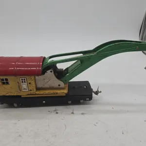 Vintage Lionel pre-war number 810 operating crane car