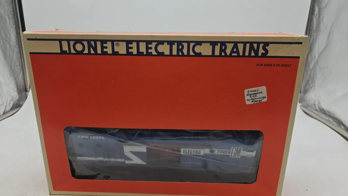 Vintage Lionel generator car with pole and light set number 619825 in original box