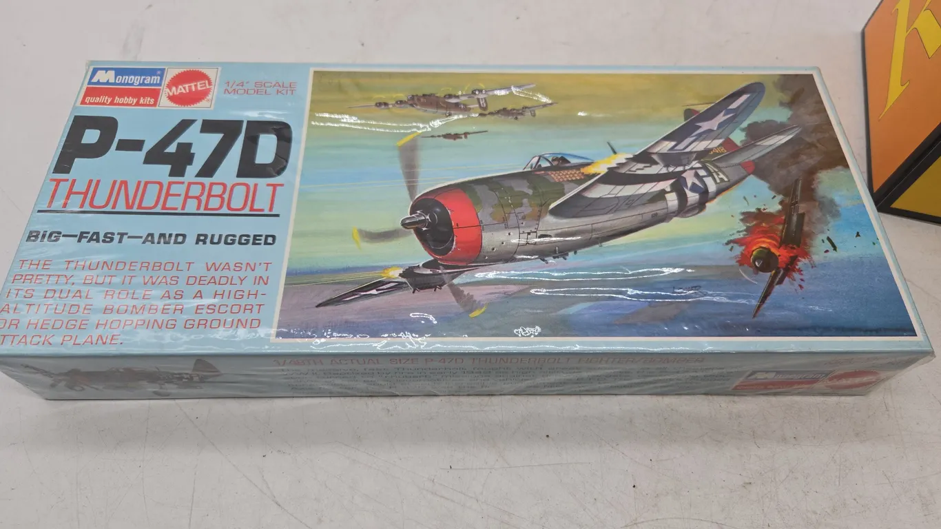 Vintage monogram thunderbolt airplane model new and original box