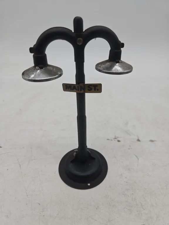 Vintage marxs brand twin light post