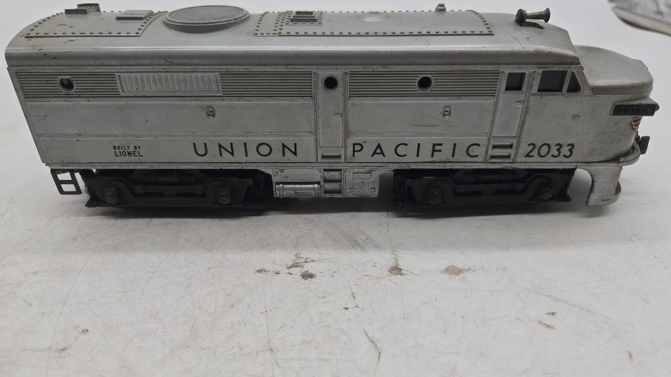 Vintage Lionel Union Pacific number 2033 diesel locomotive