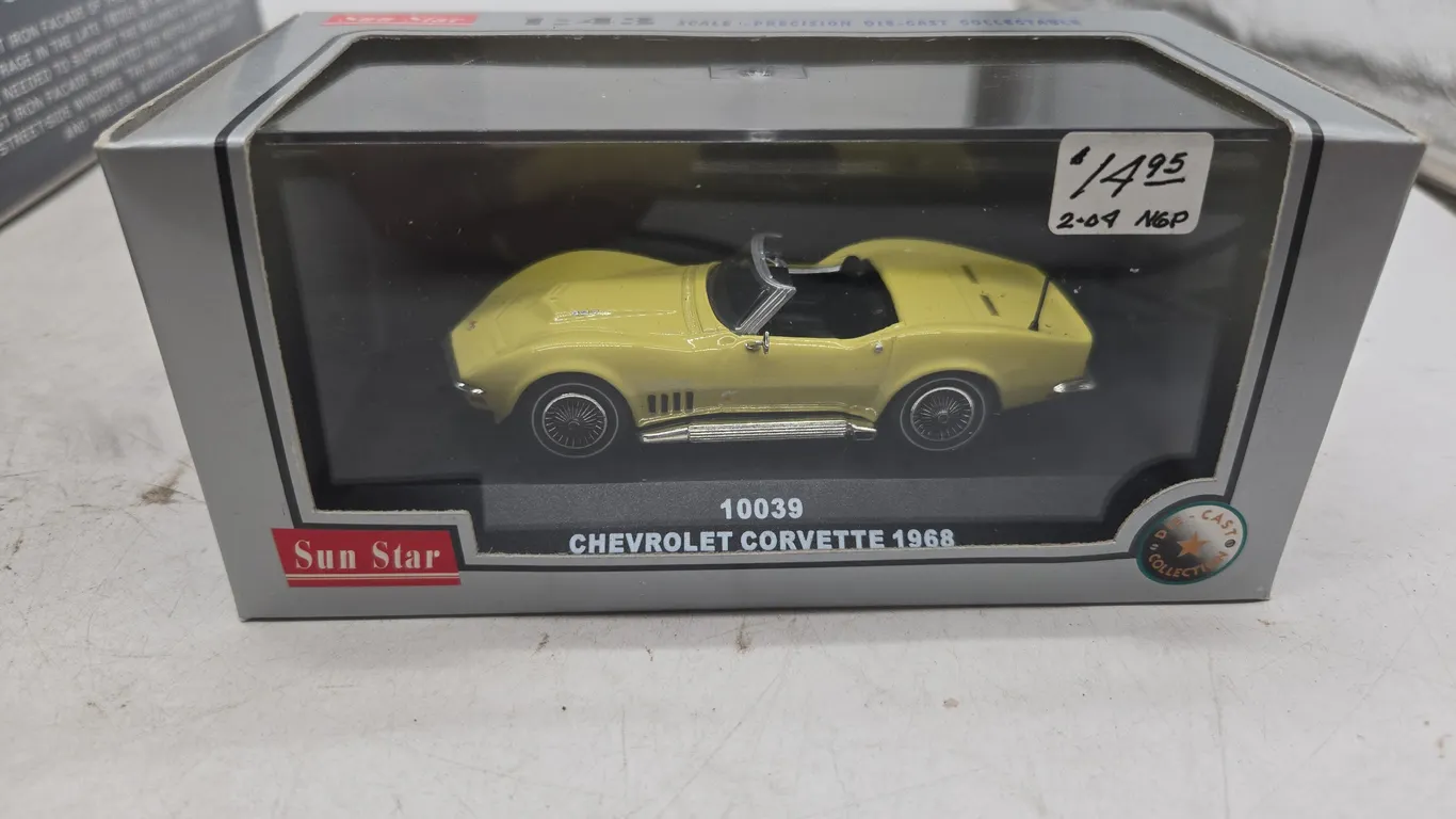 Vintage sunstar 1968 Chevy Corvette convertible diecast car new in box