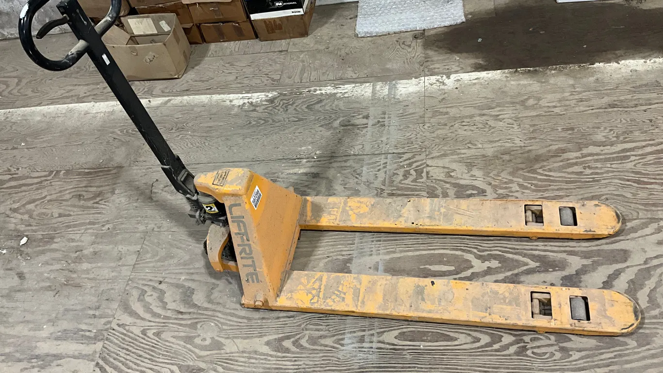 LIFT-RITE WALK BEHIND PALLET JACK SN: 4576782-08