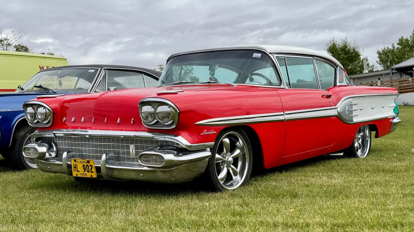 1958 PONTIAC LAURENTIAN