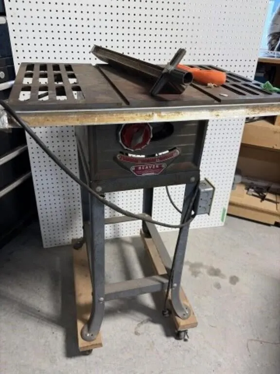 Beaver Table Saw On Metal Stand/cart, 30x27x43 "