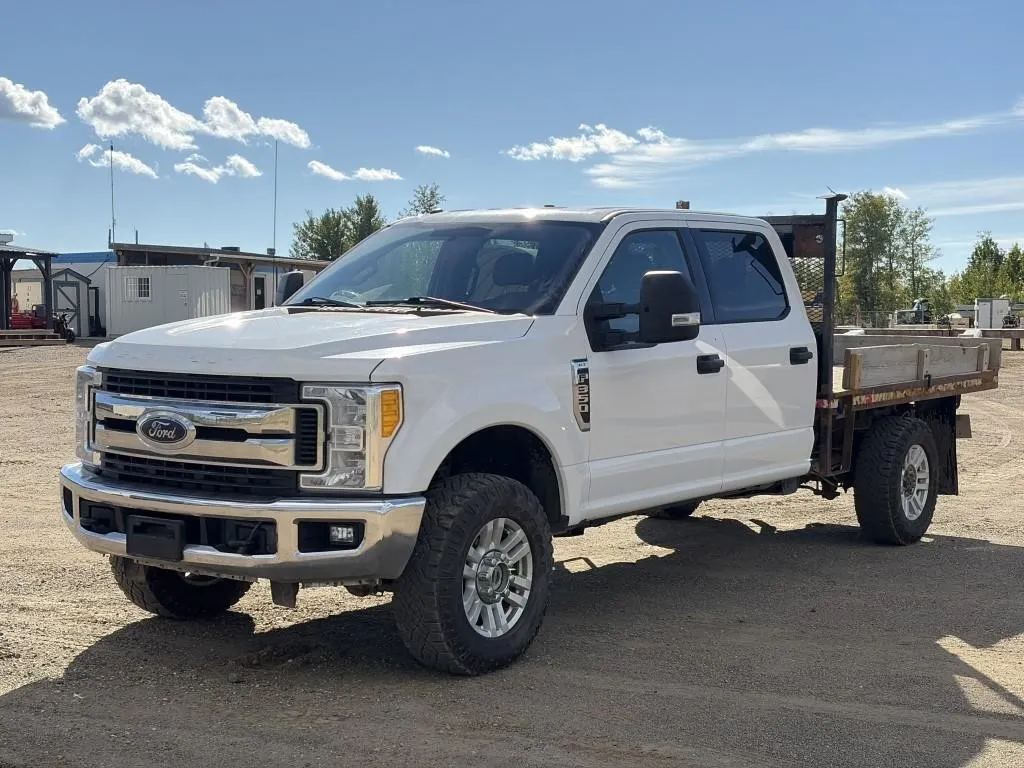 2017 Ford F-350 4WD Flat Deck Pickup