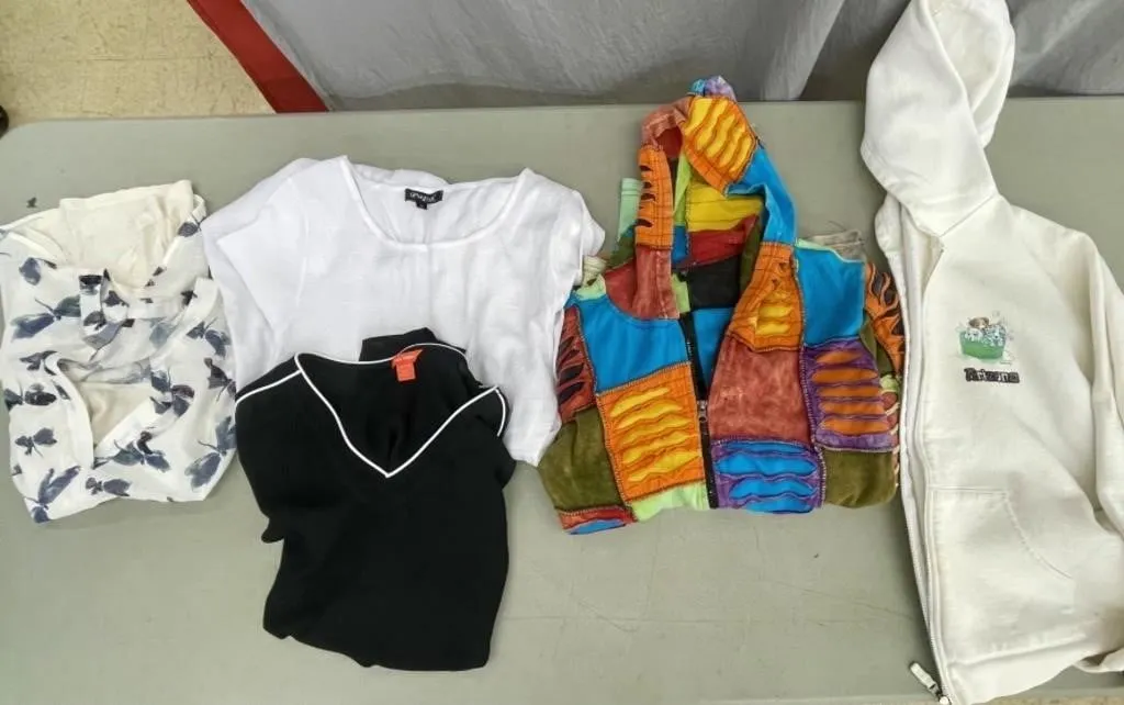 Ladies� blouses and hoodies. Larger sizes.