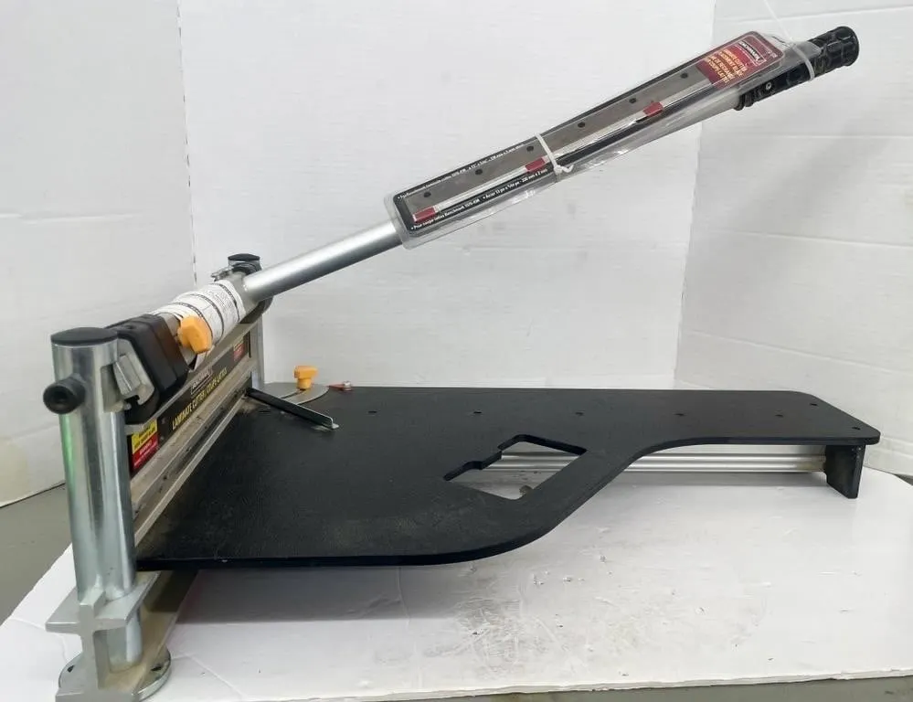 Benchmark Laminate Cutter. Like new. Comes with