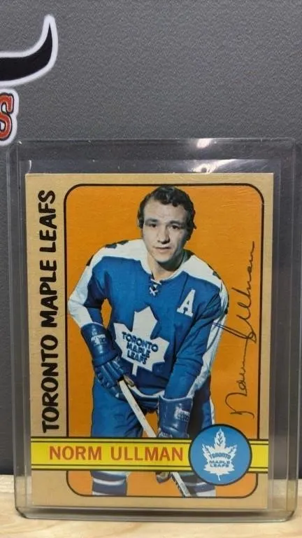 1972-73 TOPPS Norm Ullman Autographed Hockey
