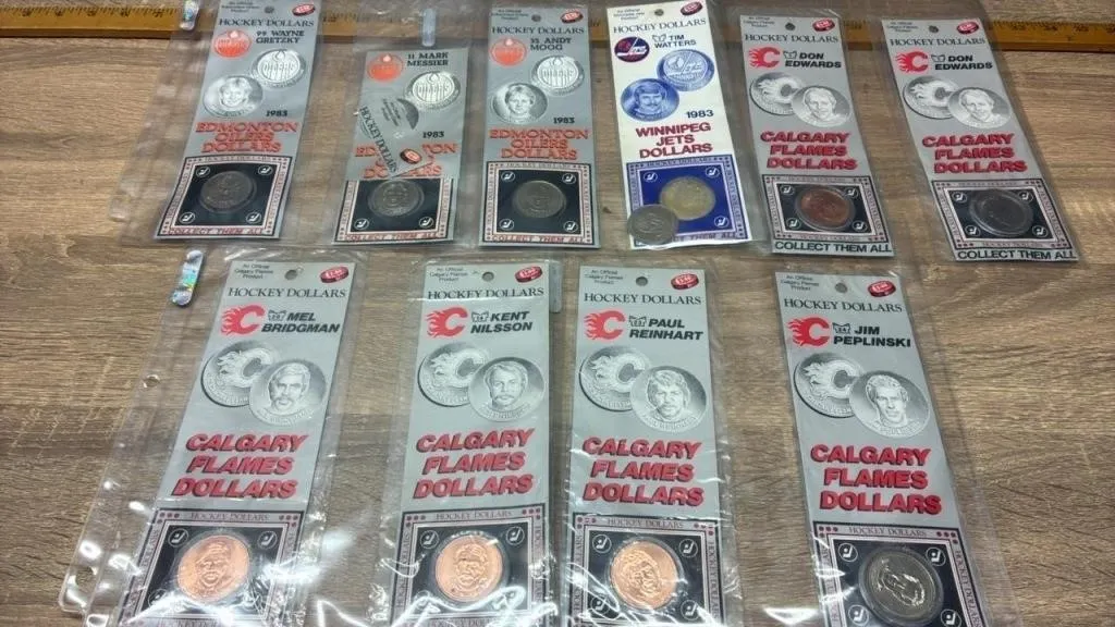 10 Vintage Hockey Dollars. Only 1 Opened.
