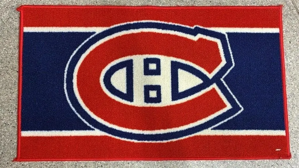 Montreal Canadiens Floor Mat. 20�Hx34W�.