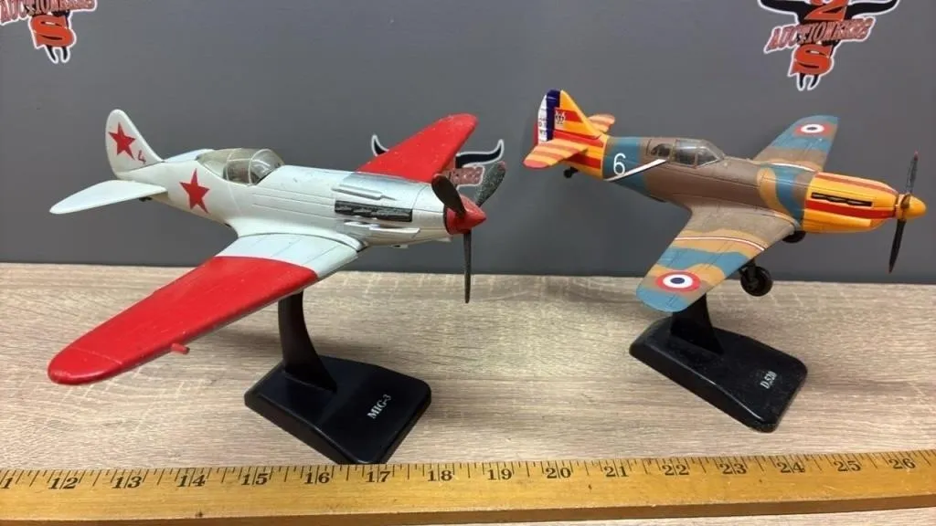 2 1:2 New Ray Models Plastic Planes. MIG3 & D520.