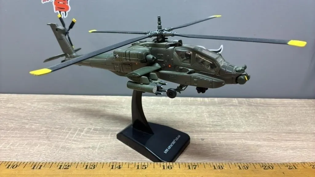1:55 Apache AH-64 Helicopter. New Ray